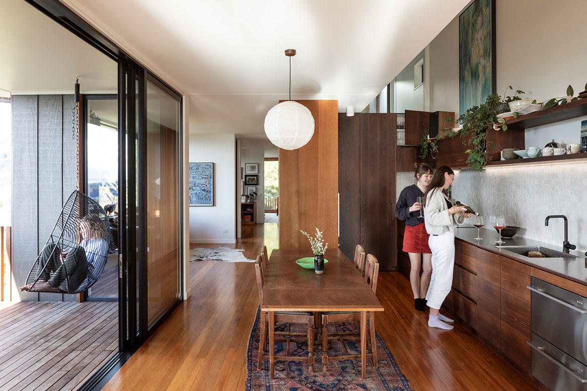 Irving Smith Architects designs Feather House