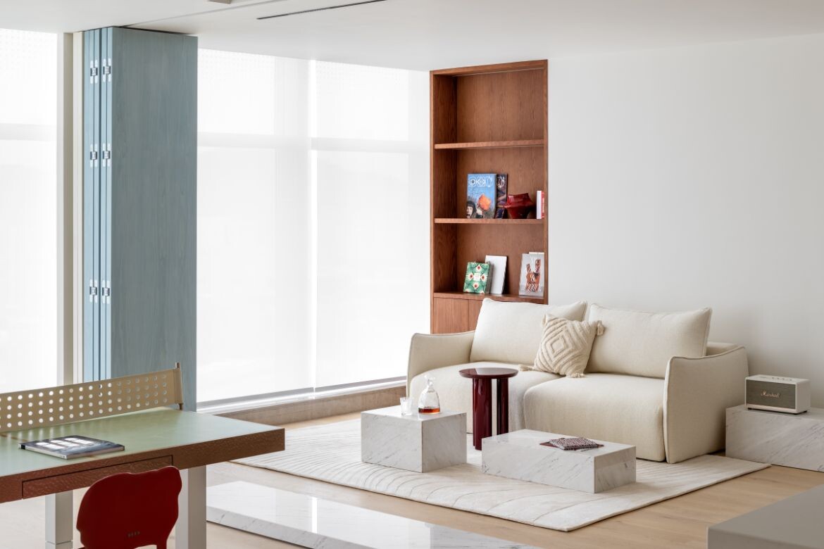 An apartment that truly blurs the boundaries of home and working from home