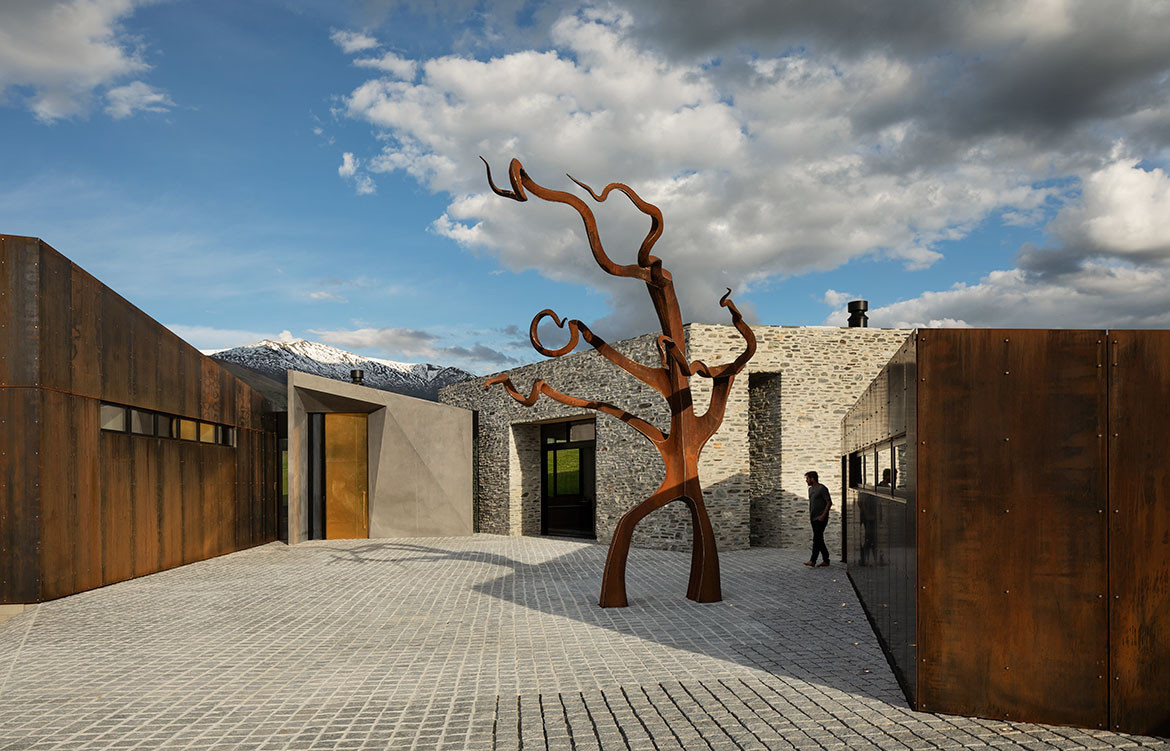 Arrowtown House (New Zealand) by RTA Studio cc Patrick Reynolds | Habitus House of the Year 2019